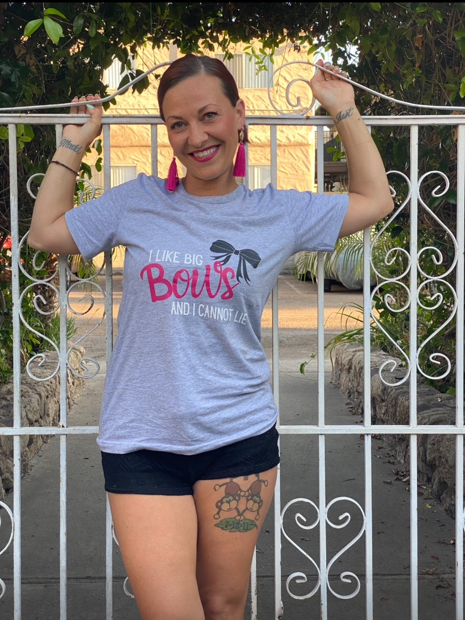Women's Crafter "I like big bows and I cannot lie" Heather Grey T-shirt